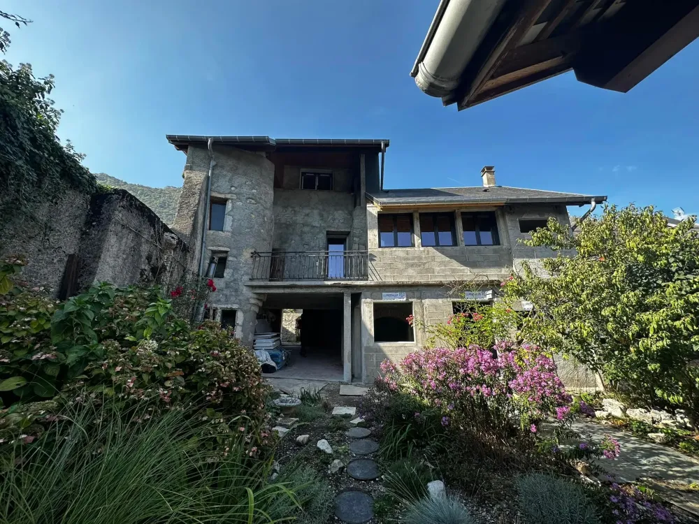 Porte de garage à Le Versoud